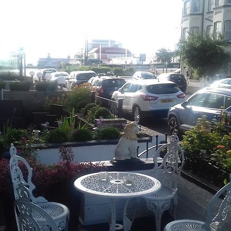 Amber Lodge Guest House เกรทยาร์มัธ ภายนอก รูปภาพ