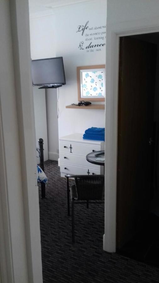 Amber Lodge Guest House เกรทยาร์มัธ ภายนอก รูปภาพ