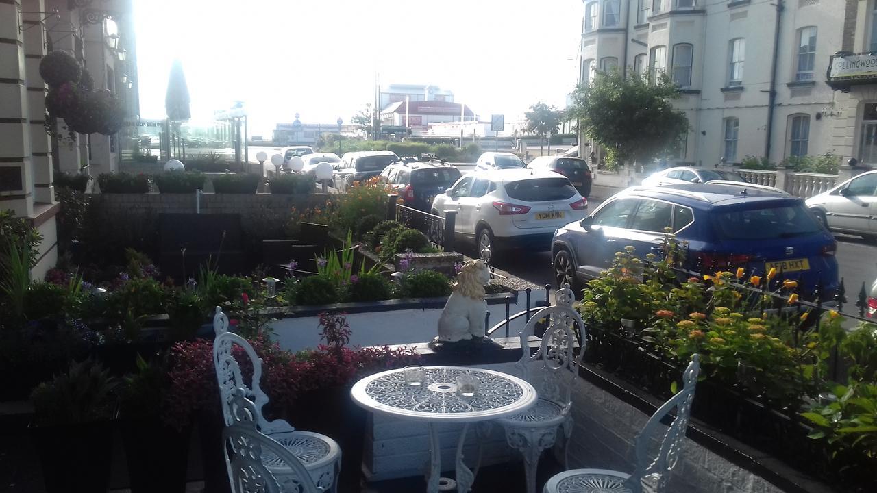 Amber Lodge Guest House เกรทยาร์มัธ ภายนอก รูปภาพ